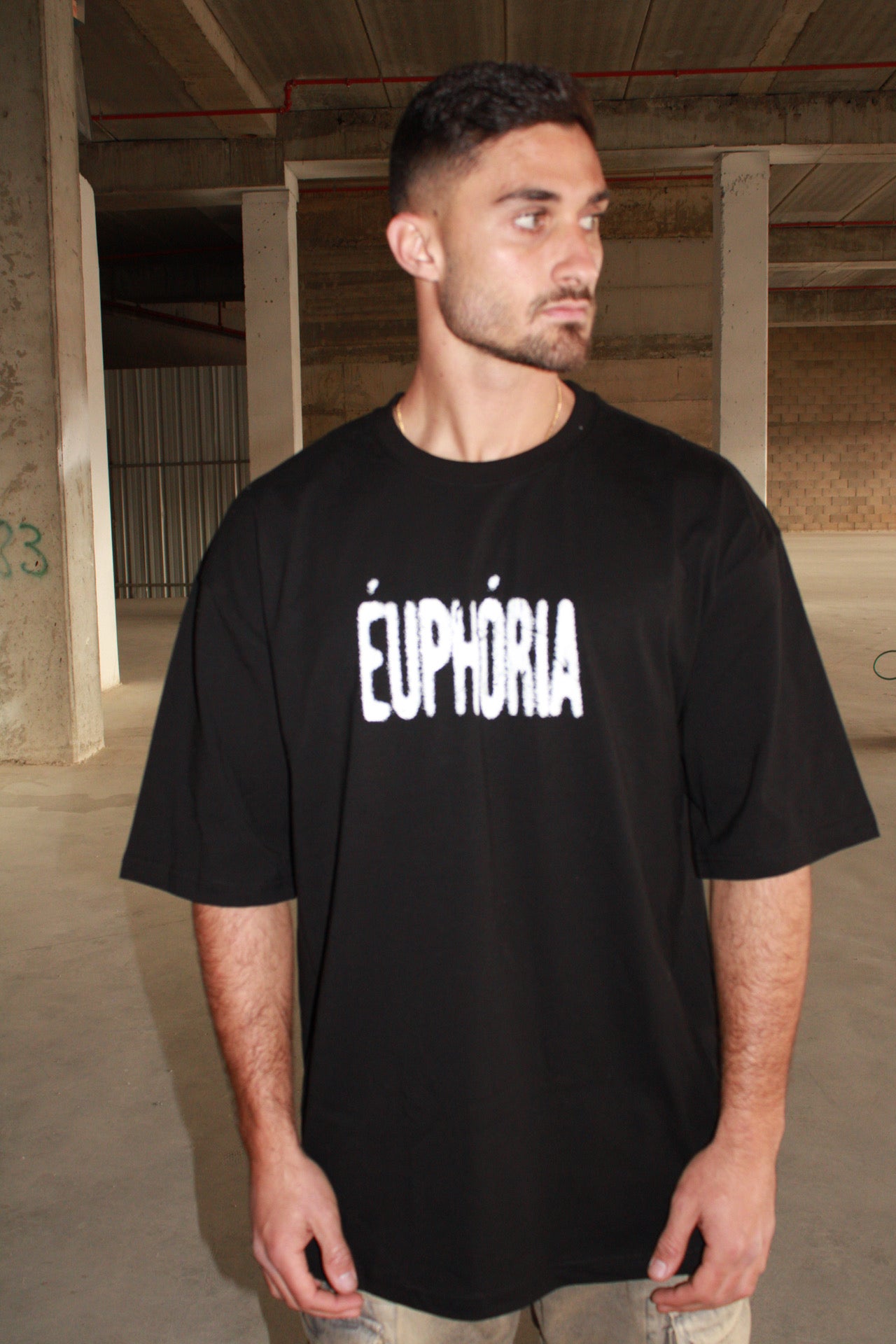 טי EUPHORIA