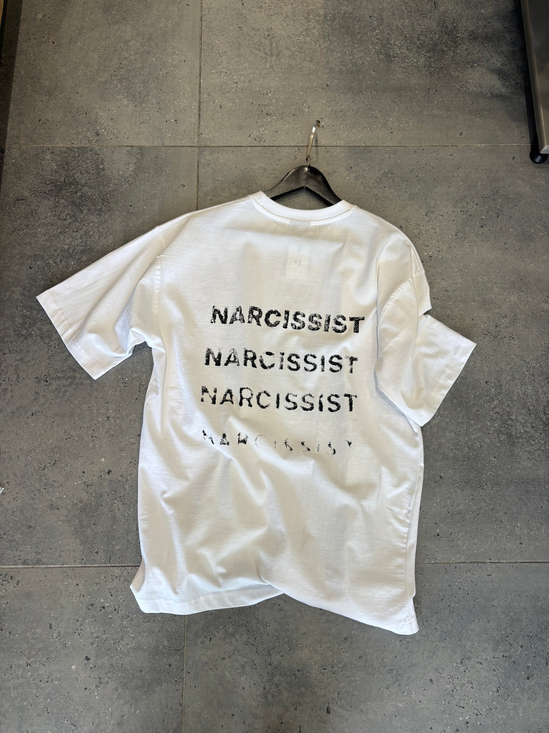 טי NARCISSIST
